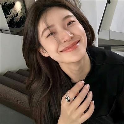 老师！是裂口女！